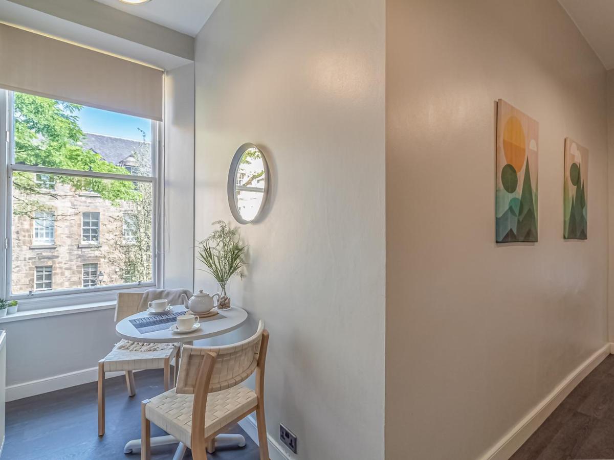 Pass The Keys Spacious And Homely Flat On The Royal Mile EDI Eksteriør bilde