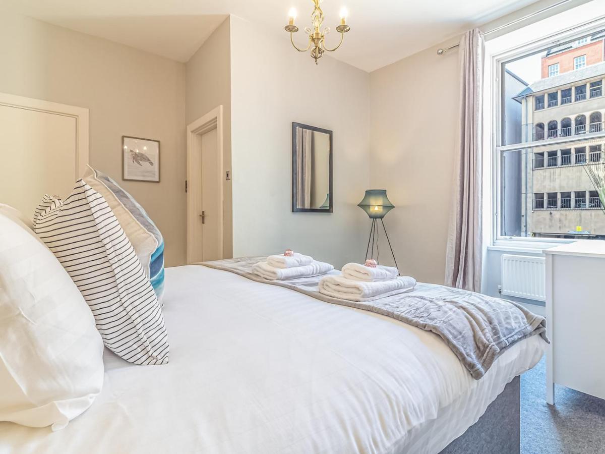 Pass The Keys Spacious And Homely Flat On The Royal Mile EDI Eksteriør bilde