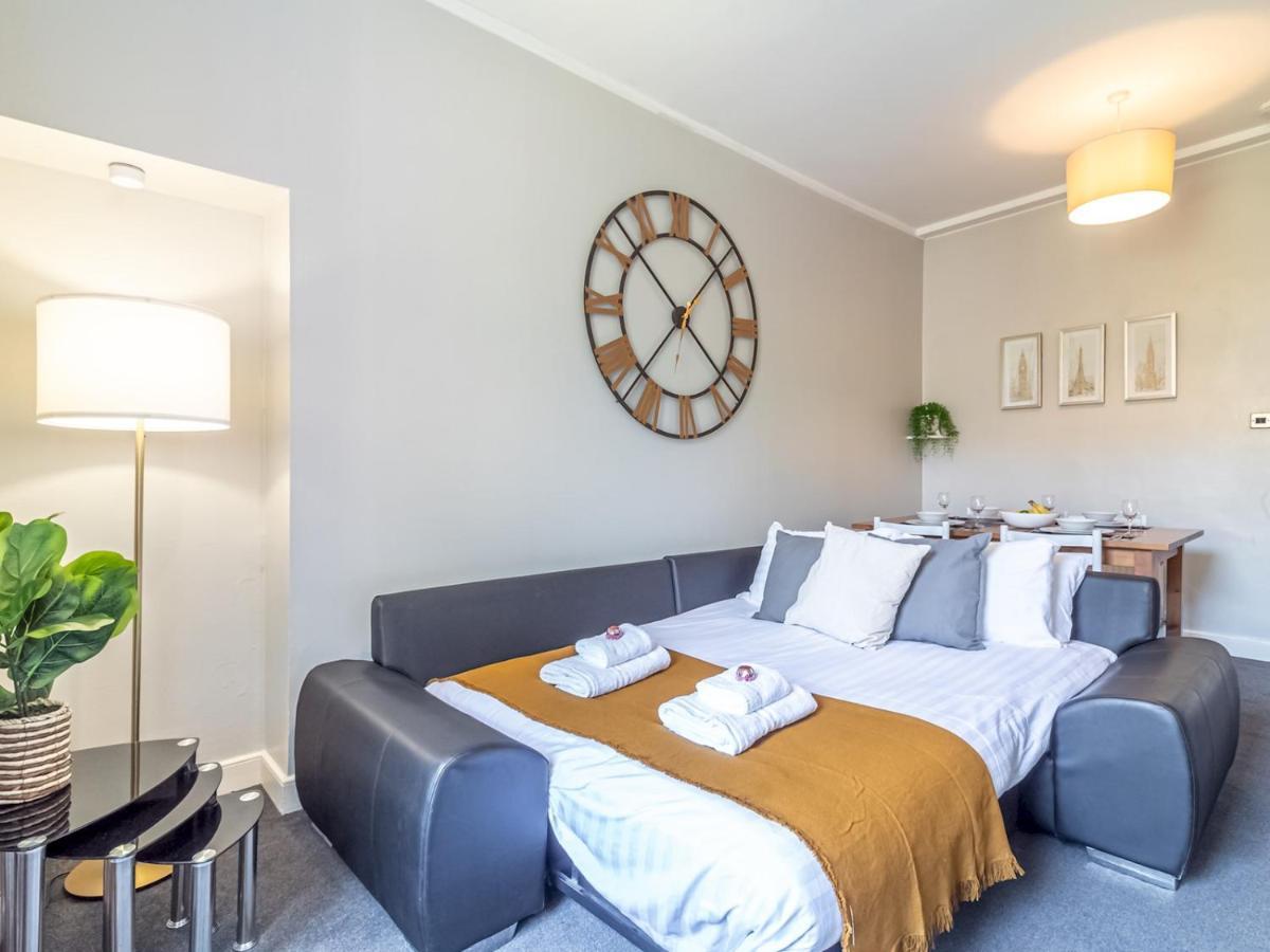 Pass The Keys Spacious And Homely Flat On The Royal Mile EDI Eksteriør bilde