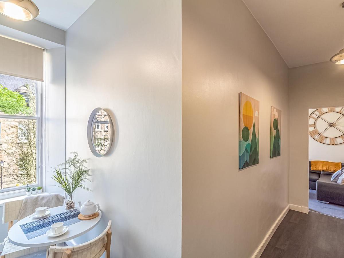 Pass The Keys Spacious And Homely Flat On The Royal Mile EDI Eksteriør bilde