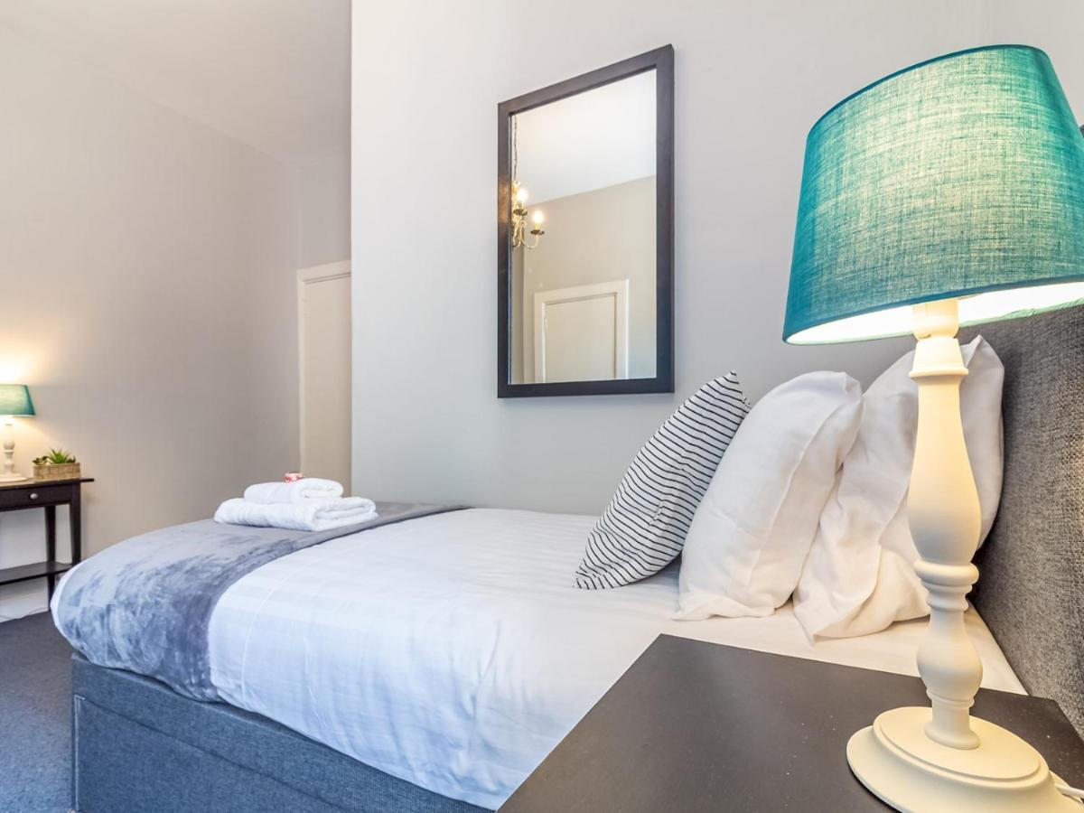 Pass The Keys Spacious And Homely Flat On The Royal Mile EDI Eksteriør bilde