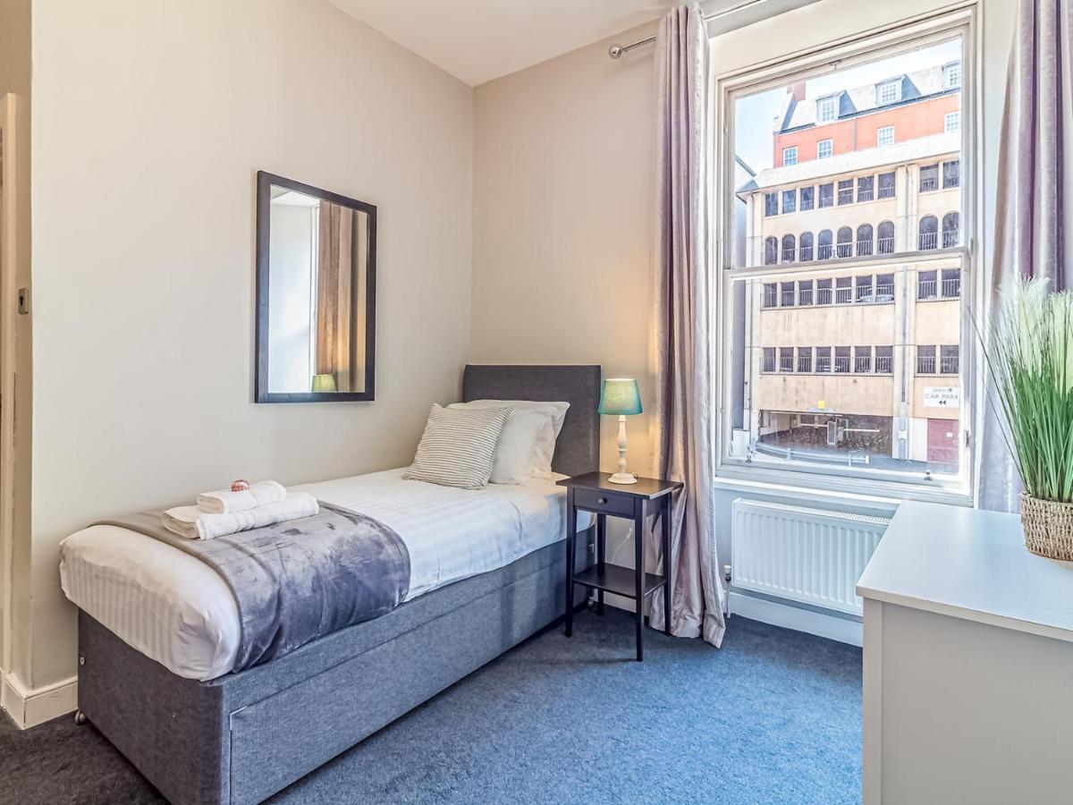 Pass The Keys Spacious And Homely Flat On The Royal Mile EDI Eksteriør bilde
