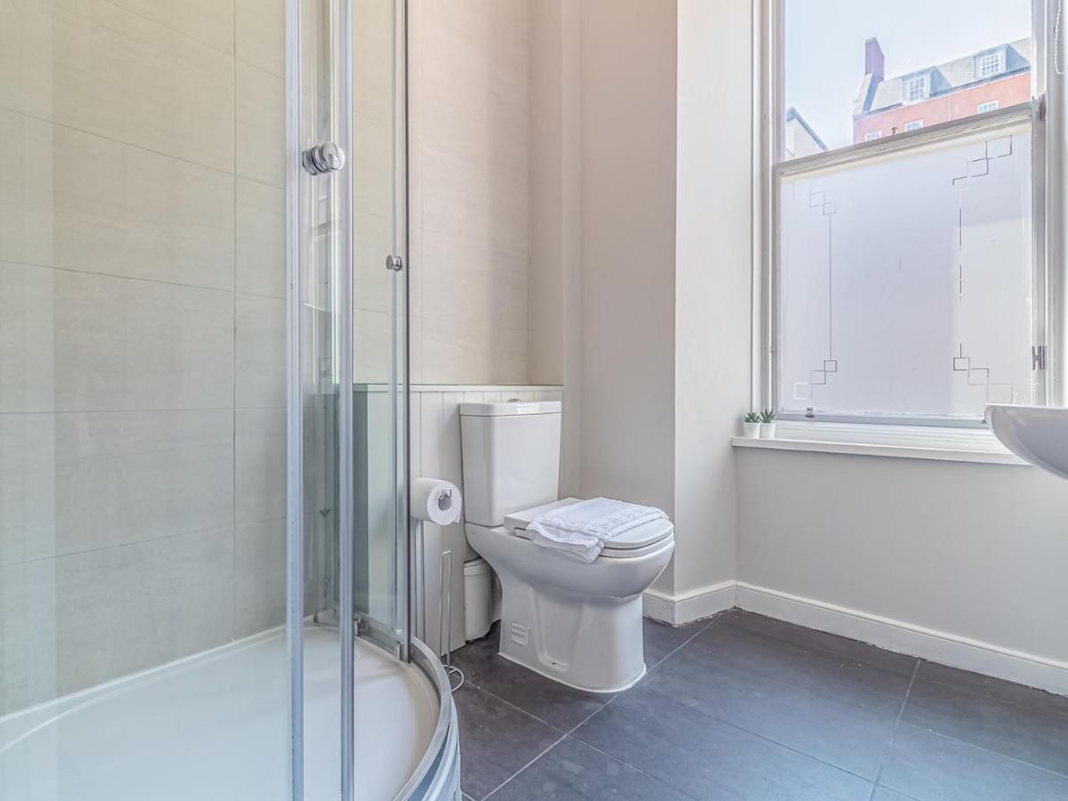 Pass The Keys Spacious And Homely Flat On The Royal Mile EDI Eksteriør bilde