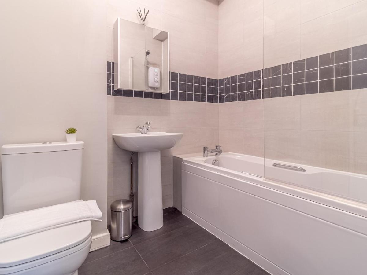 Pass The Keys Spacious And Homely Flat On The Royal Mile EDI Eksteriør bilde