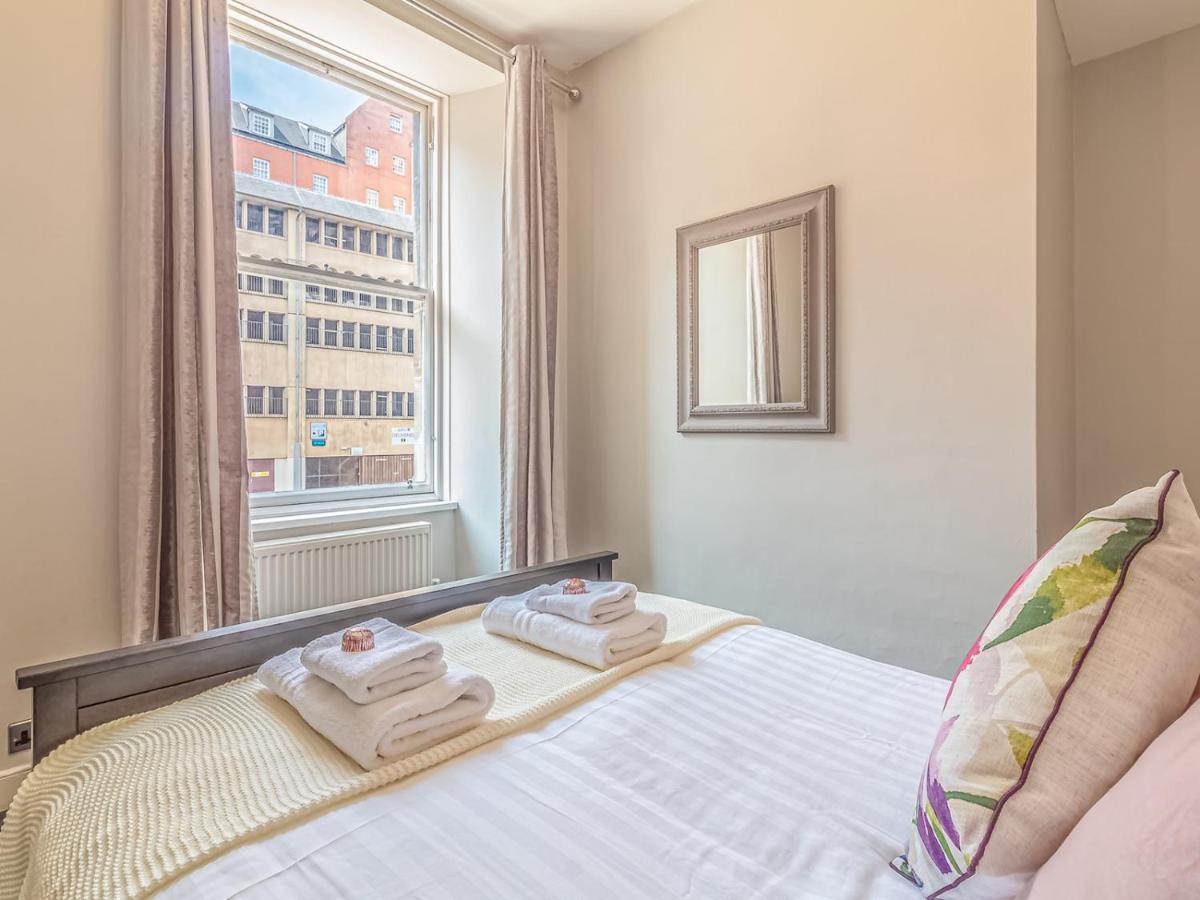 Pass The Keys Spacious And Homely Flat On The Royal Mile EDI Eksteriør bilde