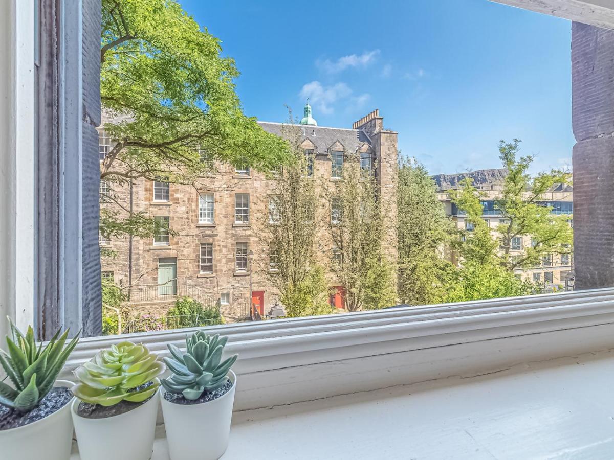 Pass The Keys Spacious And Homely Flat On The Royal Mile EDI Eksteriør bilde